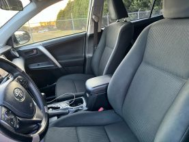 2018 Toyota Rav4 - Image 17