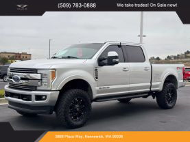 2017 FORD F350 SUPER DUTY CREW CAB PICKUP V8, TURBO DIESEL, 6.7 LITER LARIAT PICKUP 4D 6 3/4 FT - The Auto Lot