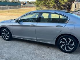 2017 Honda Accord - Image 8