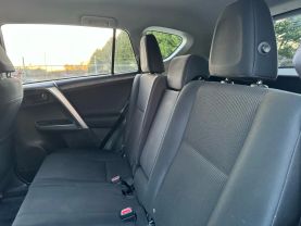 2018 Toyota Rav4 - Image 9