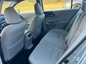 2017 Honda Accord - Image 12