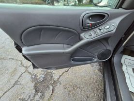 2004 PONTIAC GRAND AM SEDAN V6, 3.4 LITER SE SEDAN 4D
