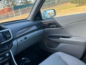 2017 Honda Accord - Image 15