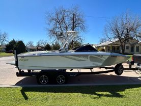 2016 TIGE R22 WATERCRAFT - -