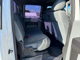 2015 FORD F350 SUPER DUTY CREW CAB PICKUP V8, TURBO DIESEL, 6.7L XL PICKUP 4D 8 FT