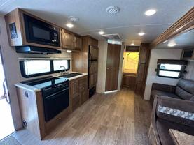 Used 2019 ROCKWOOD BY FOREST RIVER ROO TRAVEL TRAILER - 21SS - LA Auto Star located in Virginia Beach, VA