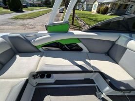 2016 TIGE R22 WATERCRAFT - -