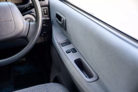 1998 TOYOTA HIACE REGIUS VAN 5L  