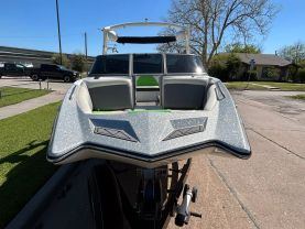 2016 TIGE R22 WATERCRAFT - -