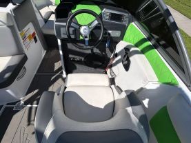 2016 TIGE R22 WATERCRAFT - -