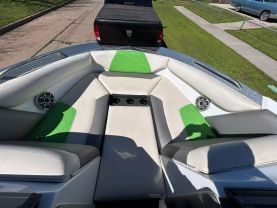 2016 TIGE R22 WATERCRAFT - -