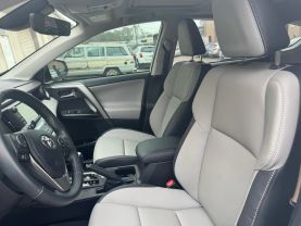 2018 Toyota Rav4 - Image 13