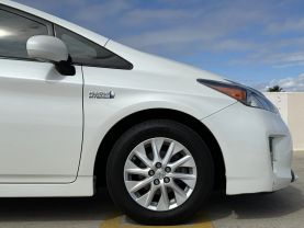 2015 TOYOTA PRIUS PLUG-IN HYBRID HATCHBACK 4-CYL, HYBRID, 1.8 LITER ADVANCED HATCHBACK 4D