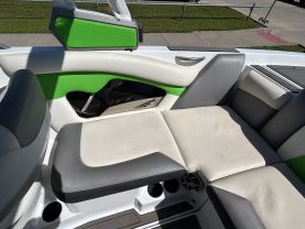 2016 TIGE R22 WATERCRAFT - -