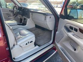 2004 CADILLAC ESCALADE SUV V8, 6.0 LITER SPORT UTILITY 4D