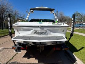 2016 TIGE R22 WATERCRAFT - -
