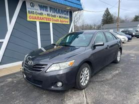 2011 Toyota Camry - Image 2