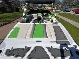 2016 TIGE R22 WATERCRAFT - -