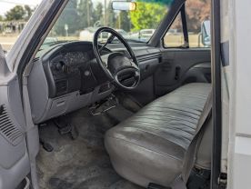 1997 Ford F350 Super Duty Regular Cab & Chassis - Image 4
