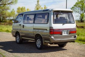 1996 TOYOTA HIACE VAN 1KZ-TE SUPER CUSTOM LIMITED