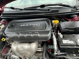 2016 Chrysler 200 - Image 12