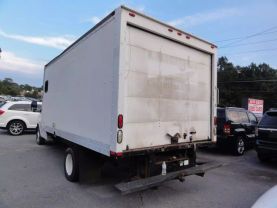 2006 GMC SAVANA CUTAWAY VAN V8, 4.8 LITER VAN CAB-CHASSIS 2D
