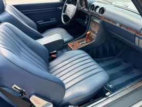 1987 MERCEDES-BENZ 560 SERIES CONVERTIBLE - SL 2D COUPE ROADSTER