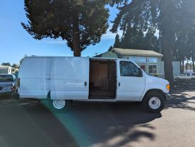 2006 Ford E250 Super Duty Cargo - Image 7