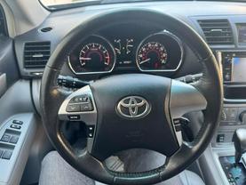 2013 TOYOTA HIGHLANDER SUV GREEN AUTOMATIC - Auto Spot