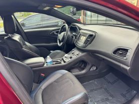 2016 Chrysler 200 - Image 9