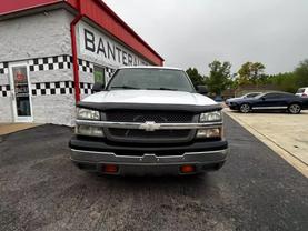 2004 CHEVROLET SILVERADO 1500 REGULAR CAB PICKUP V6, 4.3 LITER PICKUP 2D 8 FT