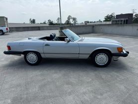 1987 MERCEDES-BENZ 560 SERIES CONVERTIBLE - SL 2D COUPE ROADSTER