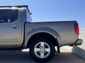 2006 NISSAN FRONTIER CREW CAB PICKUP V6, 4.0 LITER LE PICKUP 4D 5 FT