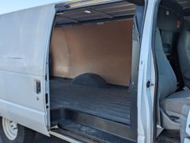 2006 Ford E250 Super Duty Cargo - Image 4