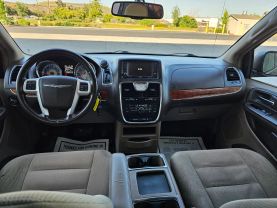2016 CHRYSLER TOWN & COUNTRY PASSENGER V6, 3.6 LITER TOURING MINIVAN 4D