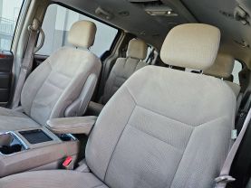 2016 CHRYSLER TOWN & COUNTRY PASSENGER V6, 3.6 LITER TOURING MINIVAN 4D