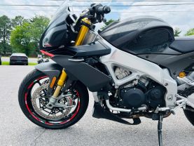 2020 APRILIA TUONO V4 1100 FACTORY SPORTBIKES - -