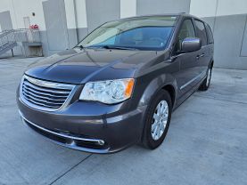 2016 CHRYSLER TOWN & COUNTRY PASSENGER V6, 3.6 LITER TOURING MINIVAN 4D