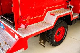 1996 TOYOTA HIACE TRUCK 3L FIRE TRUCK