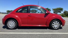 2010 VOLKSWAGEN NEW BEETLE HATCHBACK 5-CYL, PZEV, 2.5 LITER HATCHBACK 2D