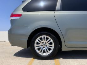 2014 TOYOTA SIENNA PASSENGER V6, 3.5 LITER XLE MINIVAN 4D