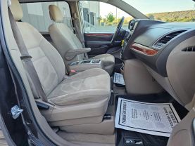 2016 CHRYSLER TOWN & COUNTRY PASSENGER V6, 3.6 LITER TOURING MINIVAN 4D