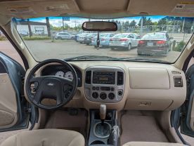 2005 Ford Escape - Image 11