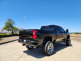 2022 CHEVROLET SILVERADO 2500 HD CREW CAB PICKUP V8, TURBO DIESEL, 6.6 LITER HIGH COUNTRY PICKUP 4D 8 FT