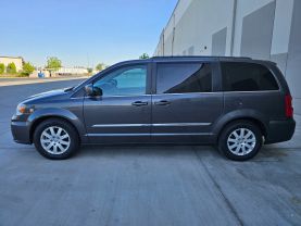 2016 CHRYSLER TOWN & COUNTRY PASSENGER V6, 3.6 LITER TOURING MINIVAN 4D