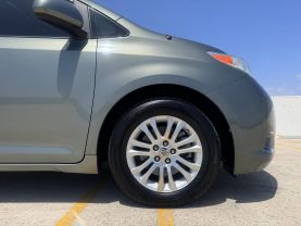 2014 TOYOTA SIENNA PASSENGER V6, 3.5 LITER XLE MINIVAN 4D