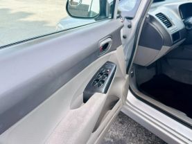 2010 HONDA CIVIC SEDAN 4-CYL, VTEC, 1.8 LITER VP SEDAN 4D
