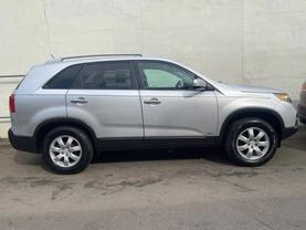 2011 KIA SORENTO SUV SILVER AUTOMATIC - Auto Spot