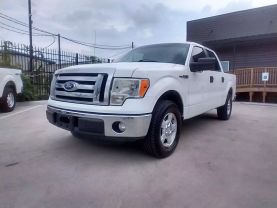2012 FORD F150 SUPERCREW CAB PICKUP V6, FLEX FUEL, 3.7 LITER XLT PICKUP 4D 5 1/2 FT at Motors On Wheels - used car dealership in Houston, Texas.