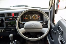 1996 TOYOTA HIACE TRUCK 3L FIRE TRUCK